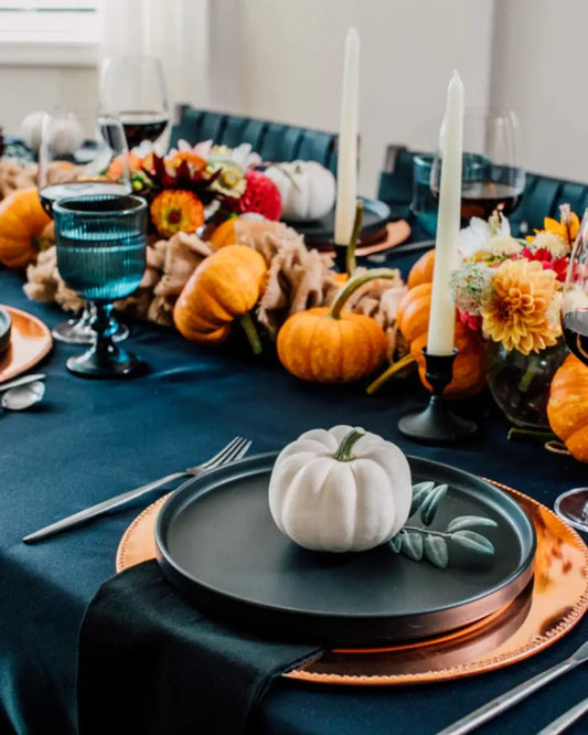 Pumpkin and Leaves: How to Create a Stunning Autumn Display